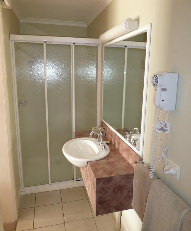 Inverloch Central Motor Inn Room photo