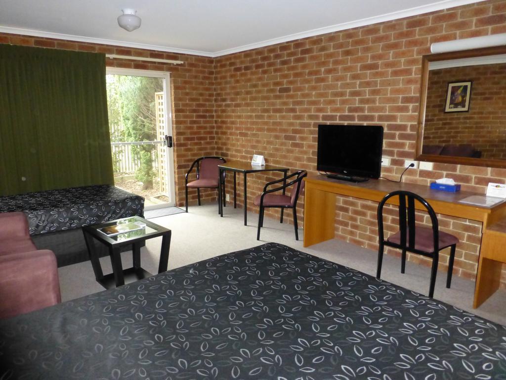 Inverloch Central Motor Inn Exterior photo