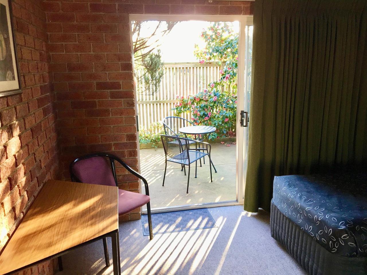 Inverloch Central Motor Inn Exterior photo